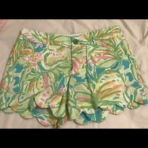 Lilly Pulitzer buttercups in elephant ears- size 2